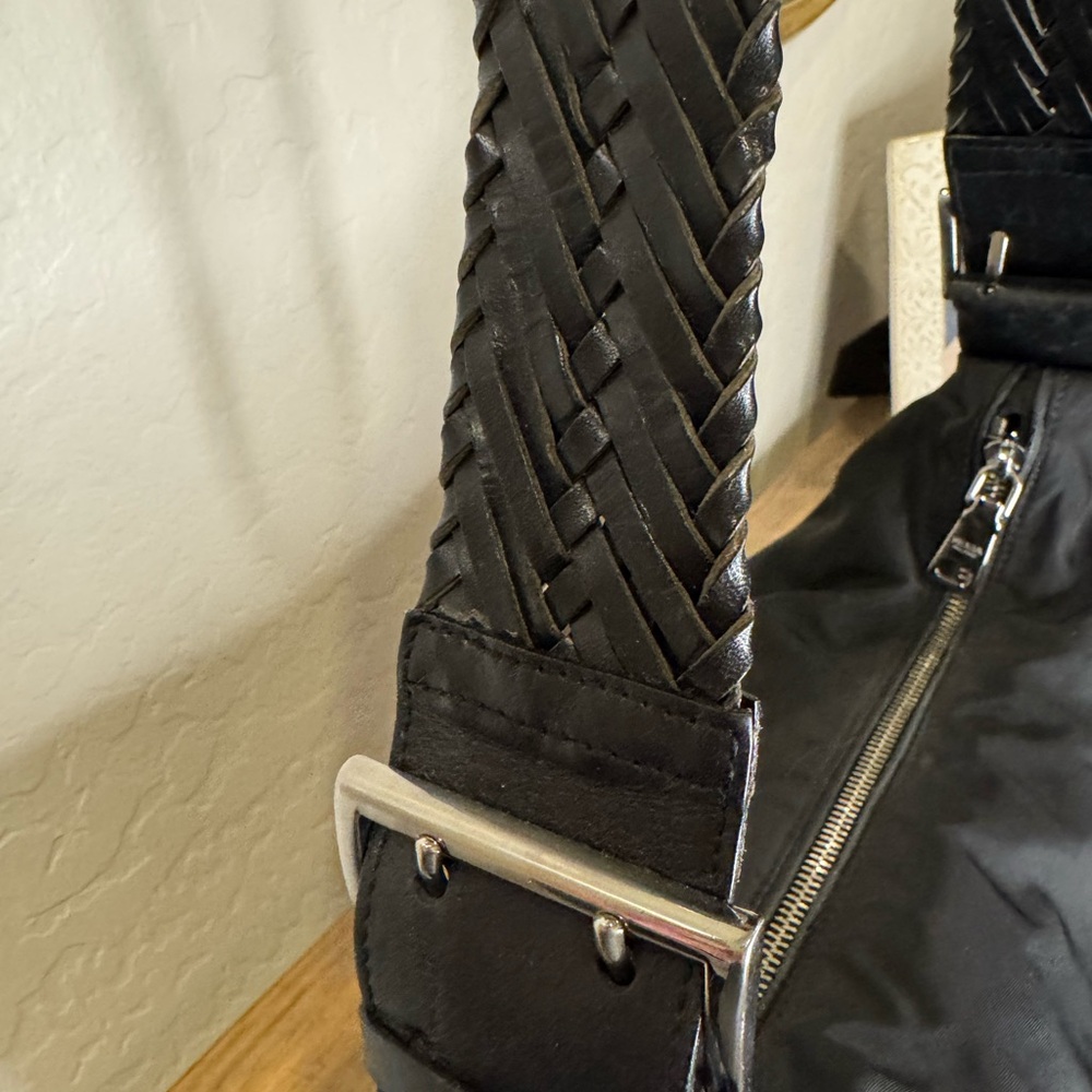 PRADA Nylon‎ shoulder bag w/woven leather adjustable straps and dust bag - Picture 15 of 16